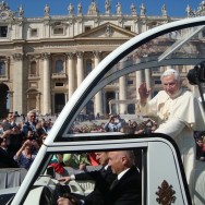 Rodrigo achou o Papa mais simpático pessoalmente. 2010